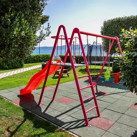 Becky On A Sandy Without Crowd Appartement