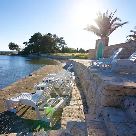 Apartments Becky On A Sandy Beach Without Crowd Daire