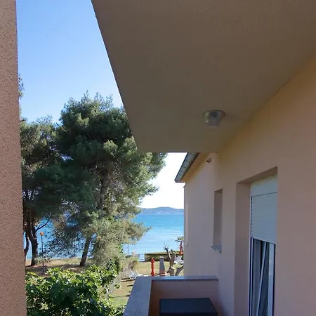 Apartments Becky On A Sandy Beach Without Crowd Daire