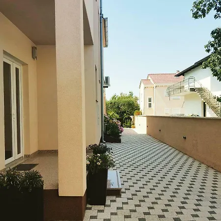 Becky On A Sandy Without Crowd