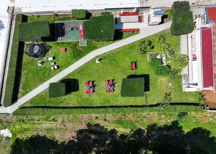 Becky On A Sandy Without Crowd *