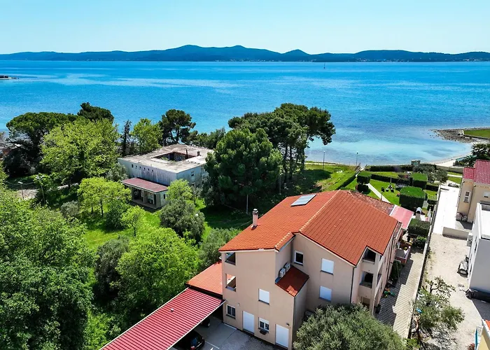 Becky On A Sandy Without Crowd
