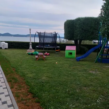 Apartment Becky On A Sandy Without Crowd Sukošan