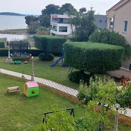 Apartment Becky On A Sandy Without Crowd Sukošan