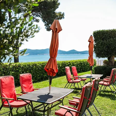 Becky On A Sandy Without Crowd Apartman