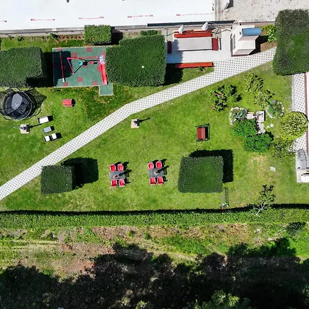 Becky On A Sandy Without Crowd *