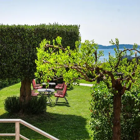 Becky On A Sandy Without Crowd *