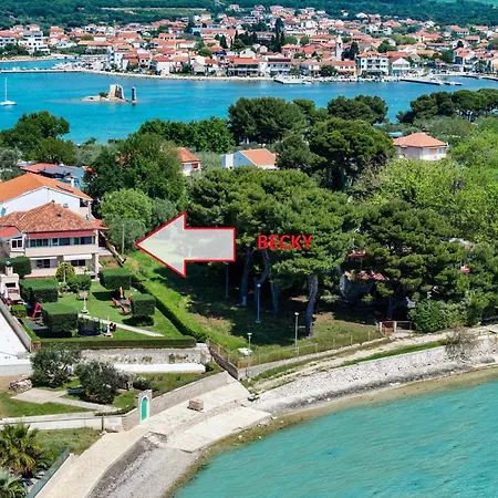 Apartamento Becky On A Sandy Without Crowd Sukošan
