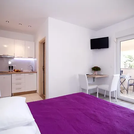 Becky On A Sandy Without Crowd شقة