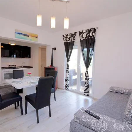 Becky On A Sandy Without Crowd شقة