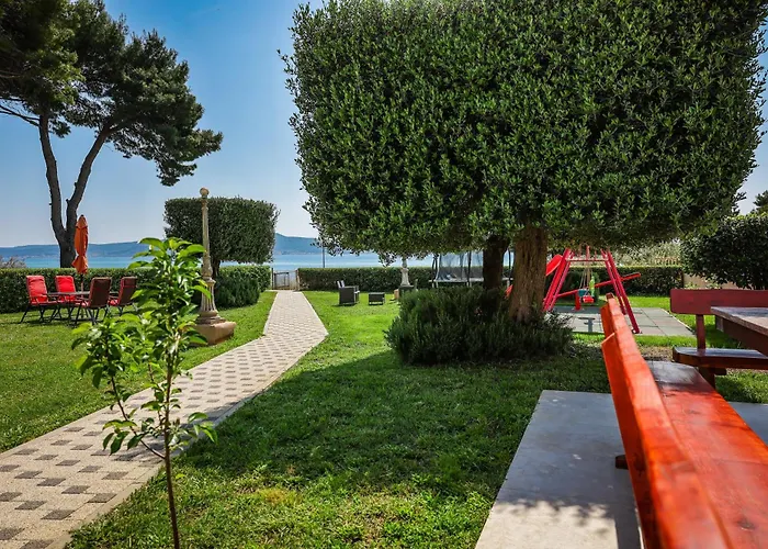 Becky On A Sandy Without Crowd * Сукошан