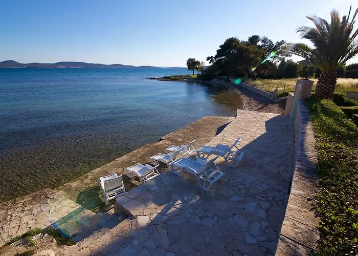 Becky On A Sandy Without Crowd * Сукошан