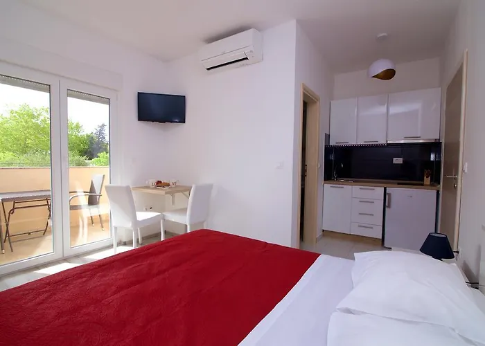 Апартаменты Becky On A Sandy Without Crowd