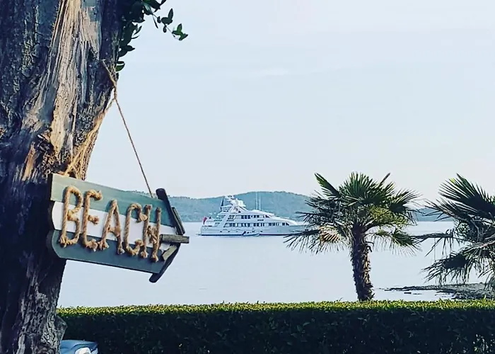 Becky On A Sandy Without Crowd * Сукошан